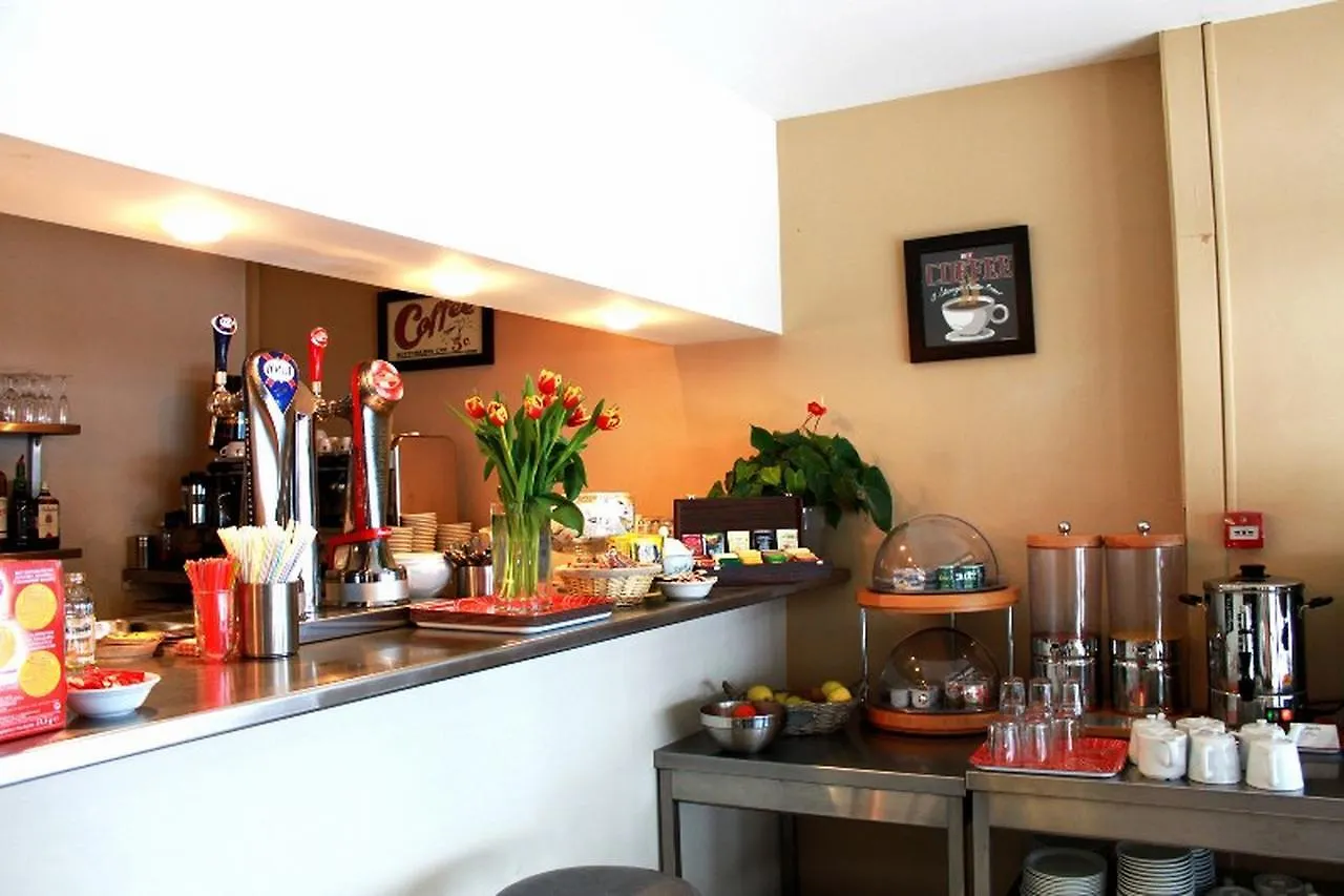 Hotel Le Richiardi Carqueiranne 2*,