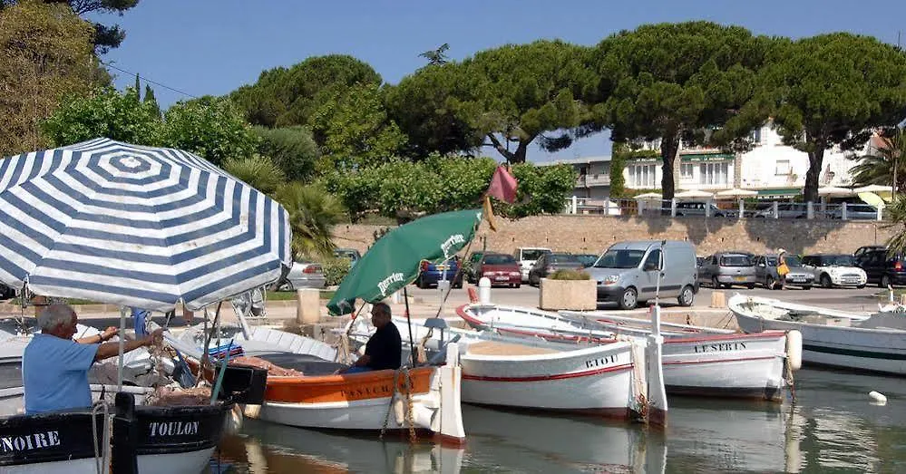 Hotel Le Richiardi Carqueiranne 2*,  France